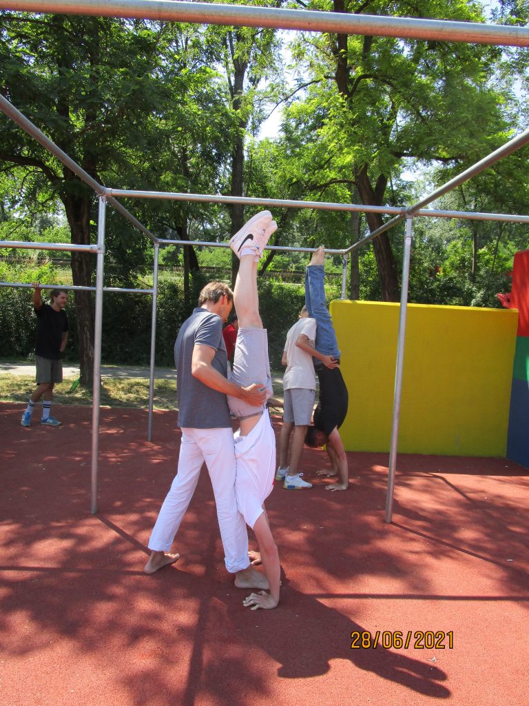 Parcour Workshop: Handstand mit Hilfestellung